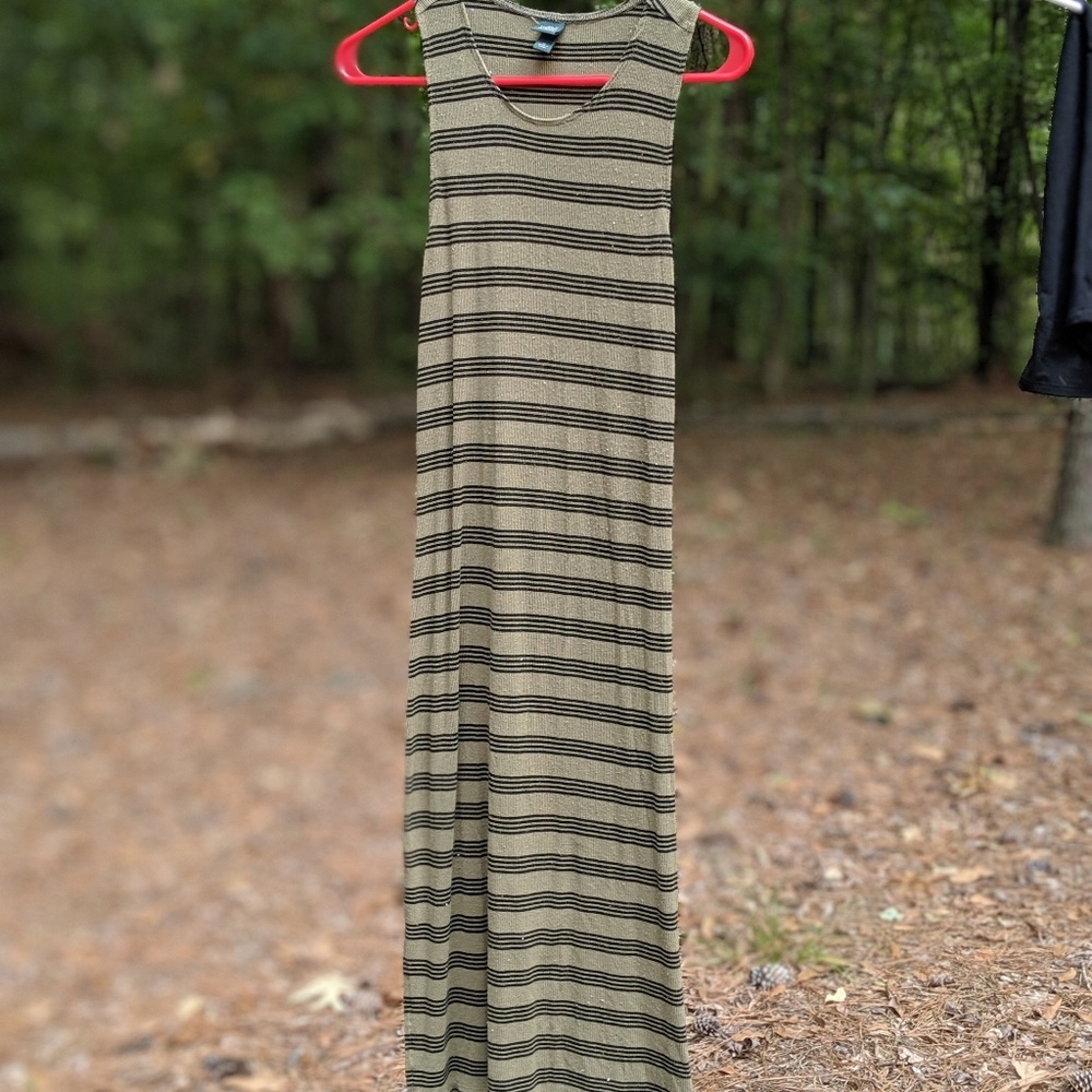 Green and black maxi